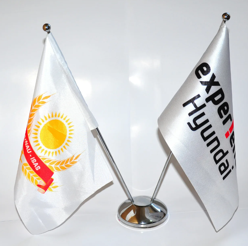 Флаги произвольного дизайна 20-30 см